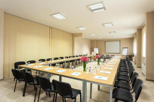 city avenue hotel by hmg
