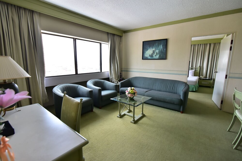 thumrin hotel