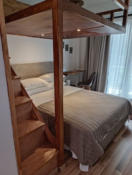 ulysses apartments acropolis