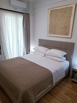 ulysses apartments acropolis