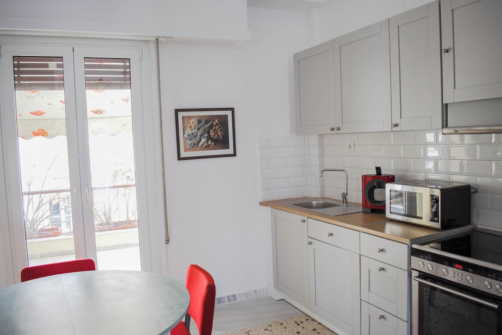 ulysses apartments acropolis