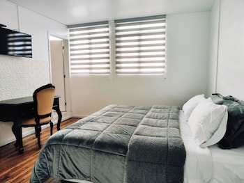 hotel muros quito