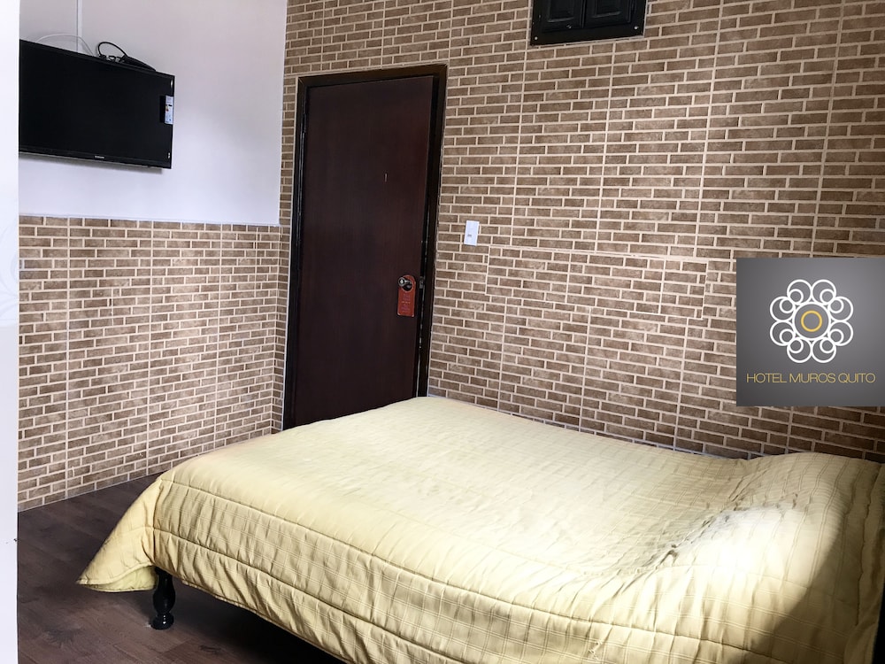 hotel muros quito