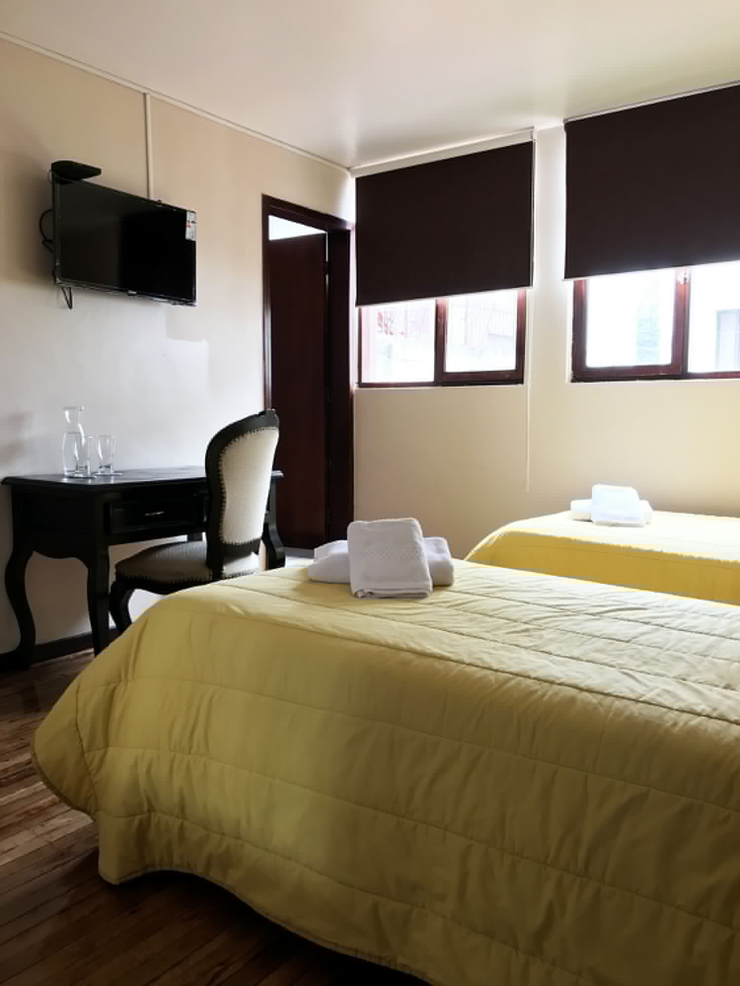 hotel muros quito
