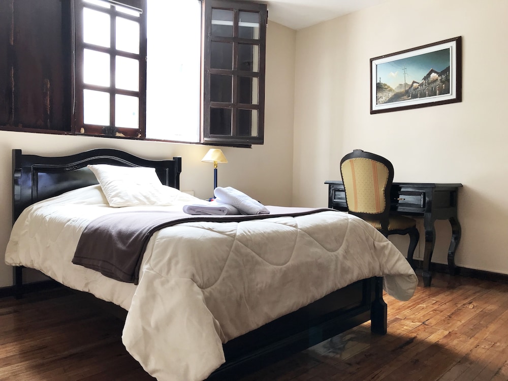 hotel muros quito