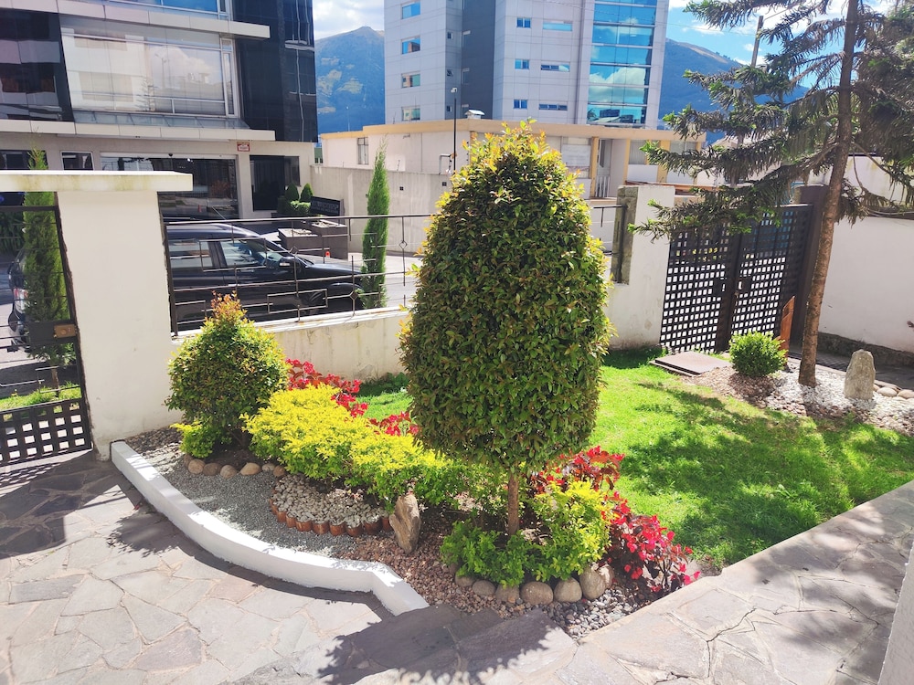 hotel muros quito