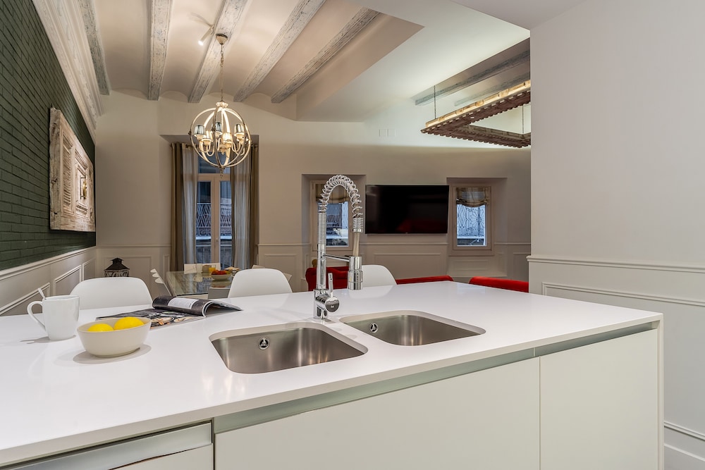enjoybcn tallers apartment