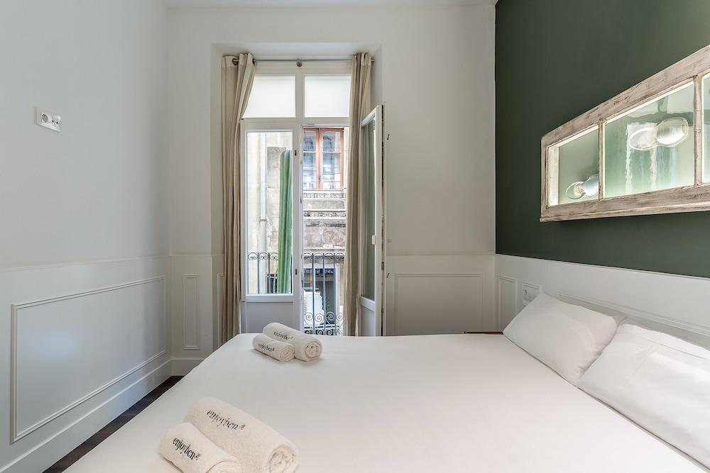 enjoybcn tallers apartment
