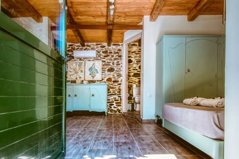 traditional apartments elafos