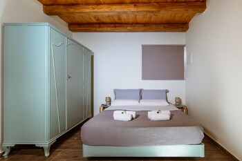 traditional apartments elafos