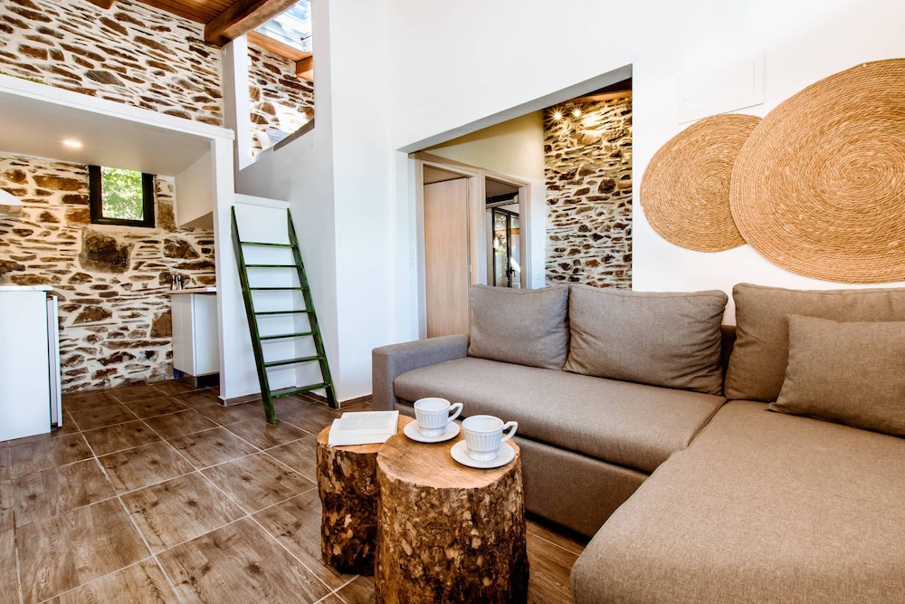 traditional apartments elafos