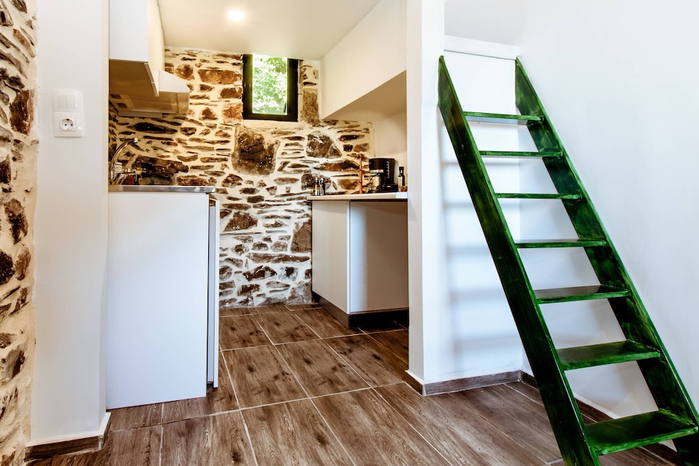 traditional apartments elafos