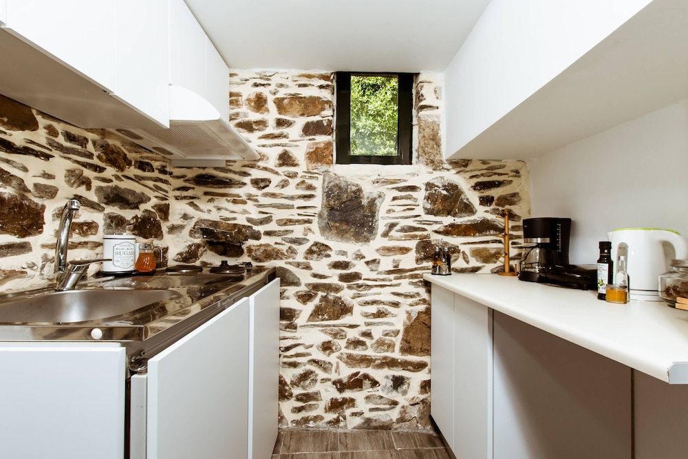 traditional apartments elafos