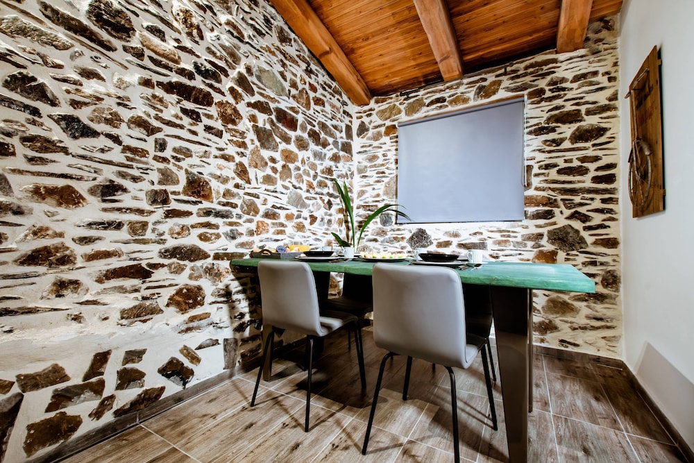 traditional apartments elafos
