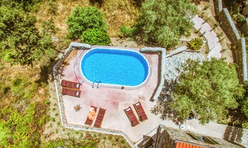 traditional apartments elafos