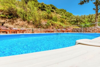 traditional apartments elafos