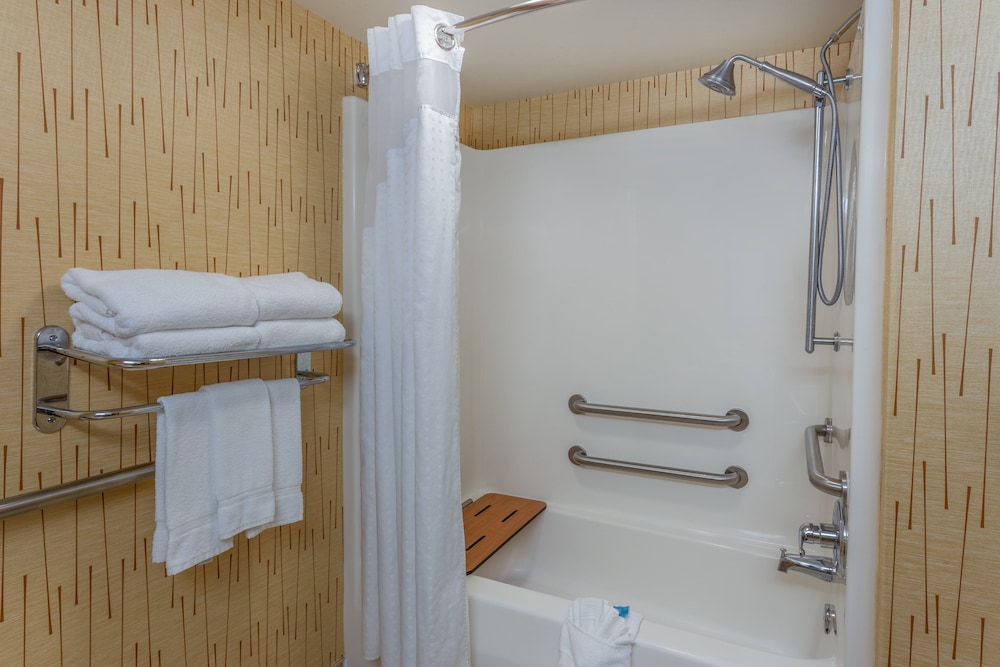 holiday inn express hotel and suites bowling green by ihg