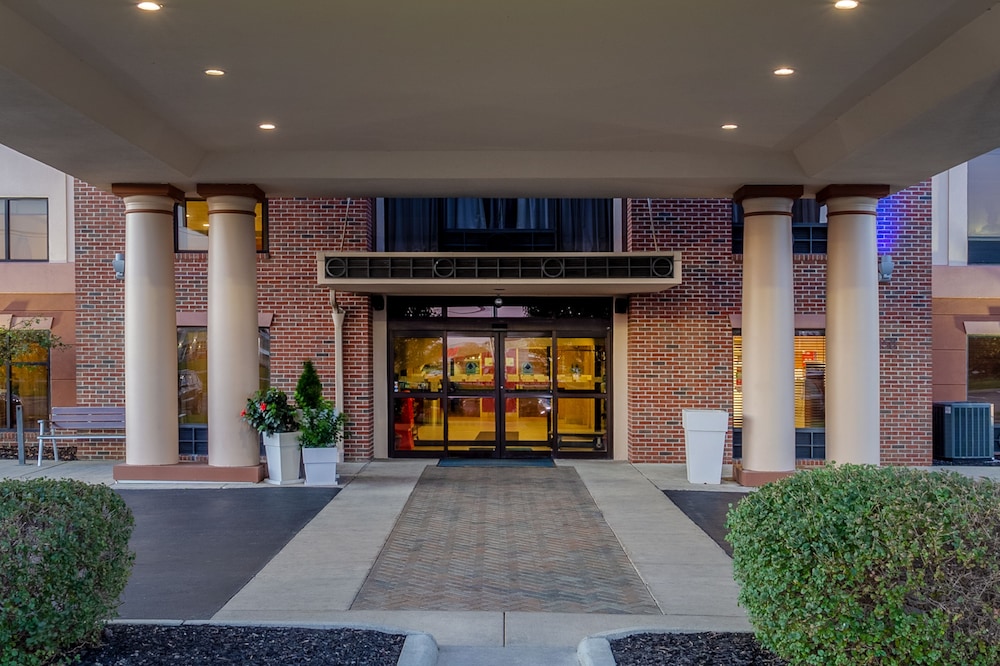 holiday inn express hotel and suites bowling green by ihg