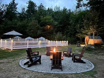 The Aurora Inn & Cottages,Near Bear Notch Ski Touring Center,2 star