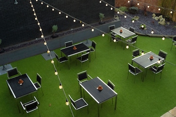 village hotel bracknell