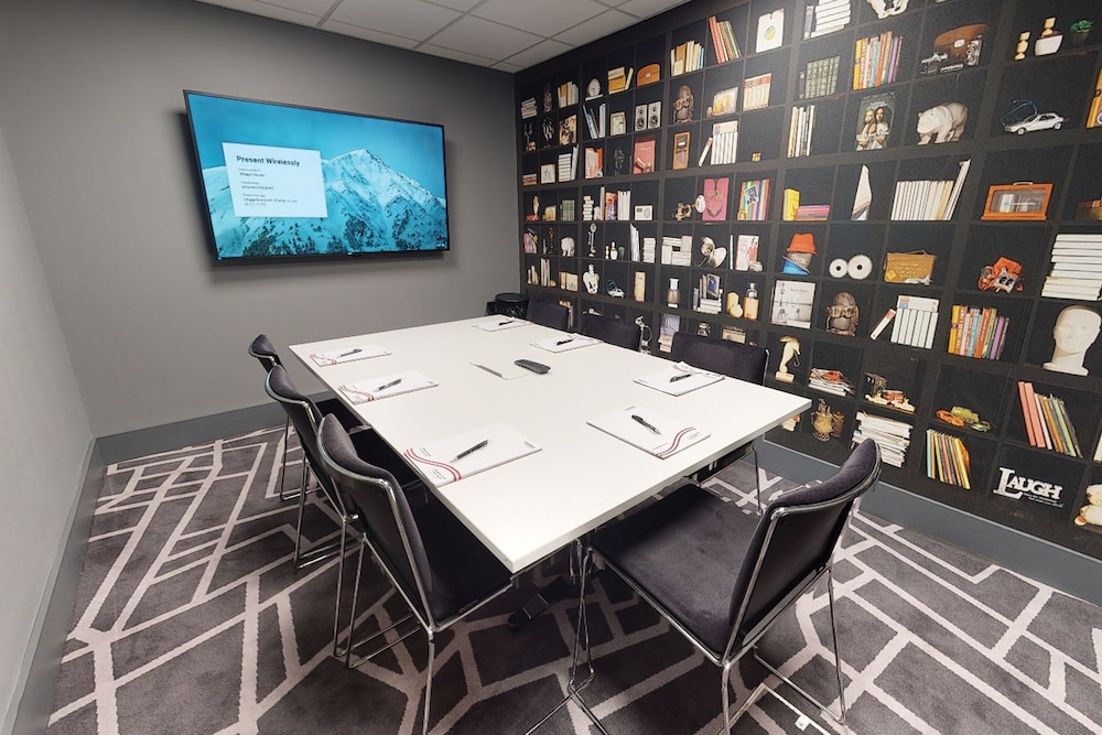 village hotel bracknell