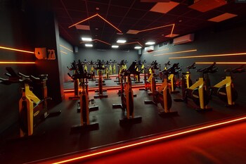 village hotel bracknell