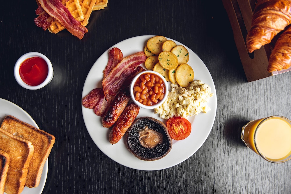 village hotel bracknell