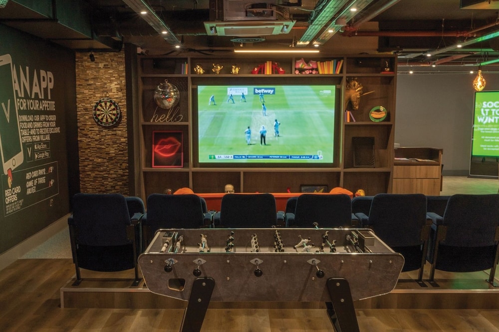 village hotel bracknell