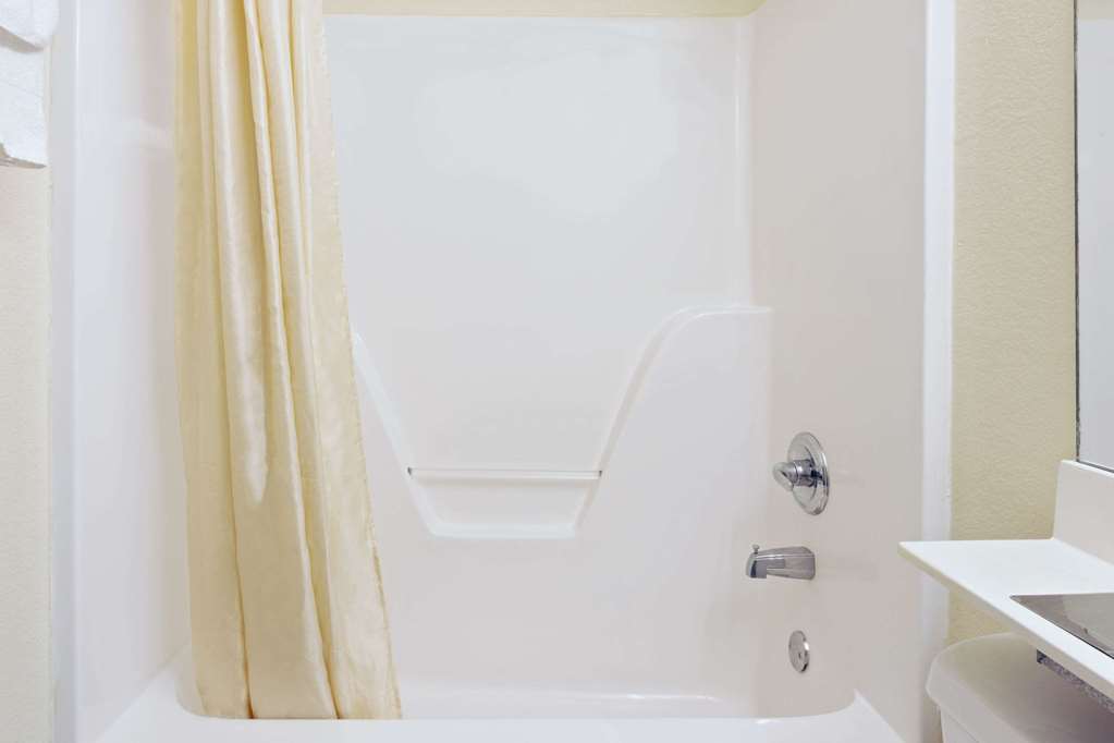microtel inn and suites by wyndham brandon