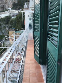 apartments amalfi design sea view