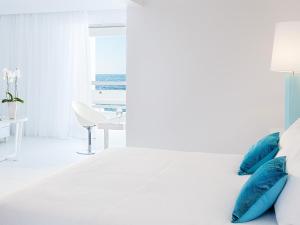 grecotel luxme white