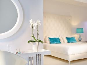 grecotel luxme white