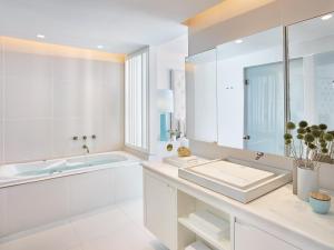 grecotel luxme white