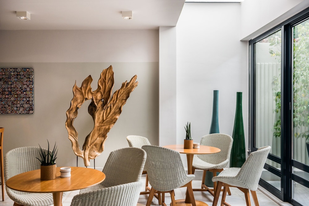 avra city boutique hotel