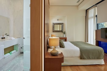 avra city boutique hotel