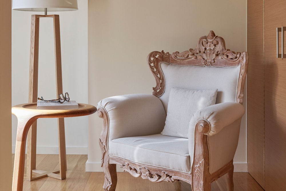 avra city boutique hotel