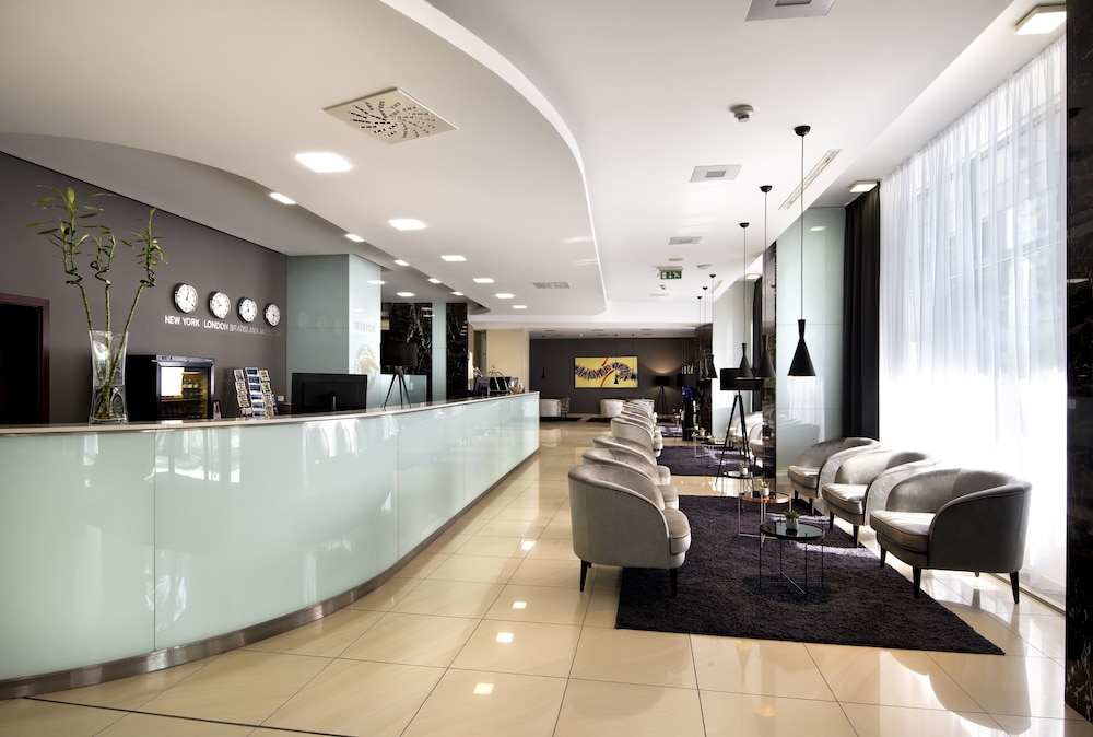 Hotel Tatra,Old Town Bratislava>>Bratislava,4 star