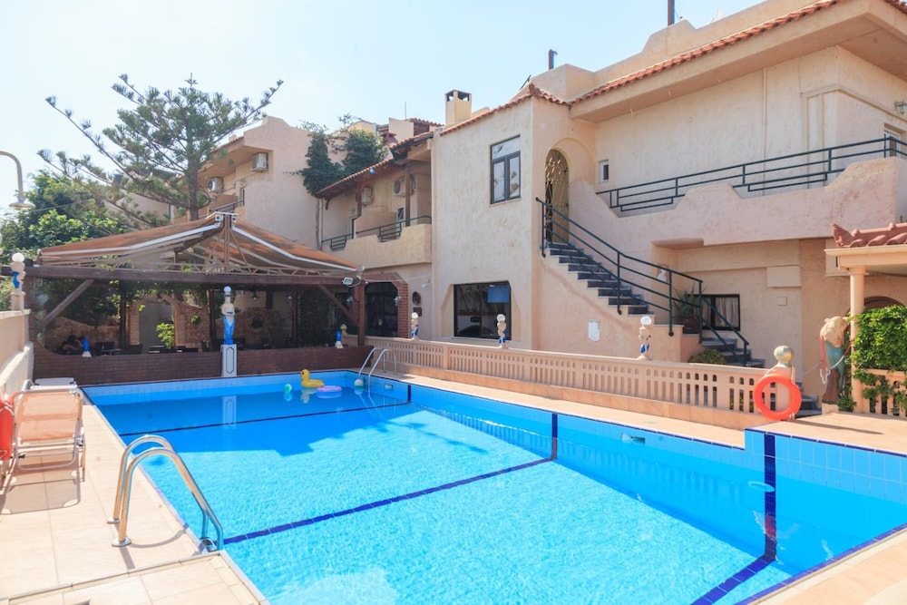 erato hotel