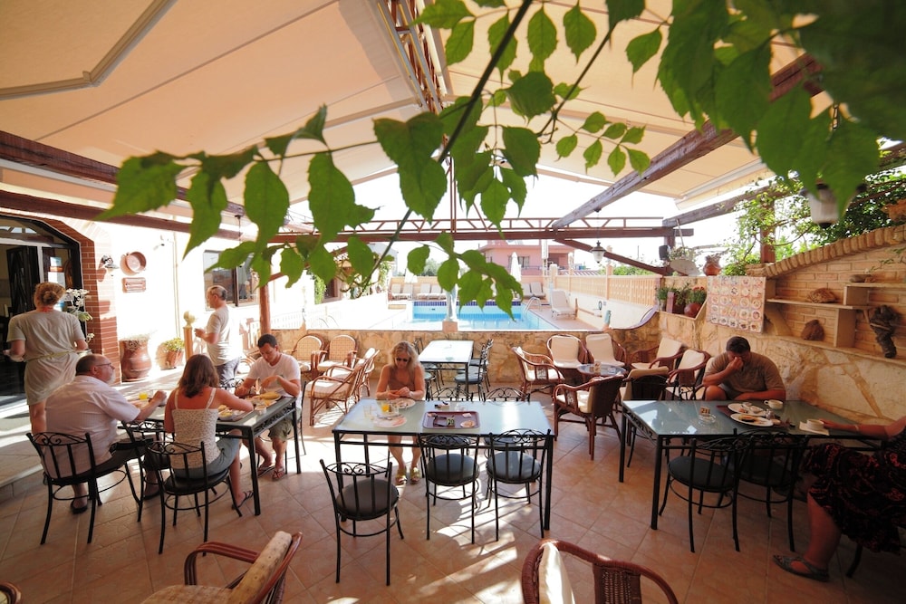 erato hotel