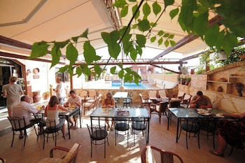 erato hotel