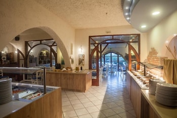 erato hotel