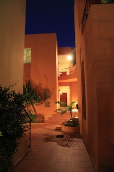 elotia hotel