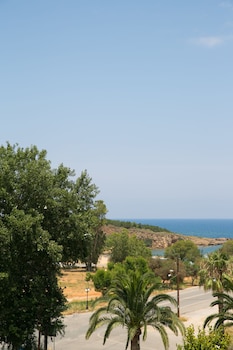 elotia hotel