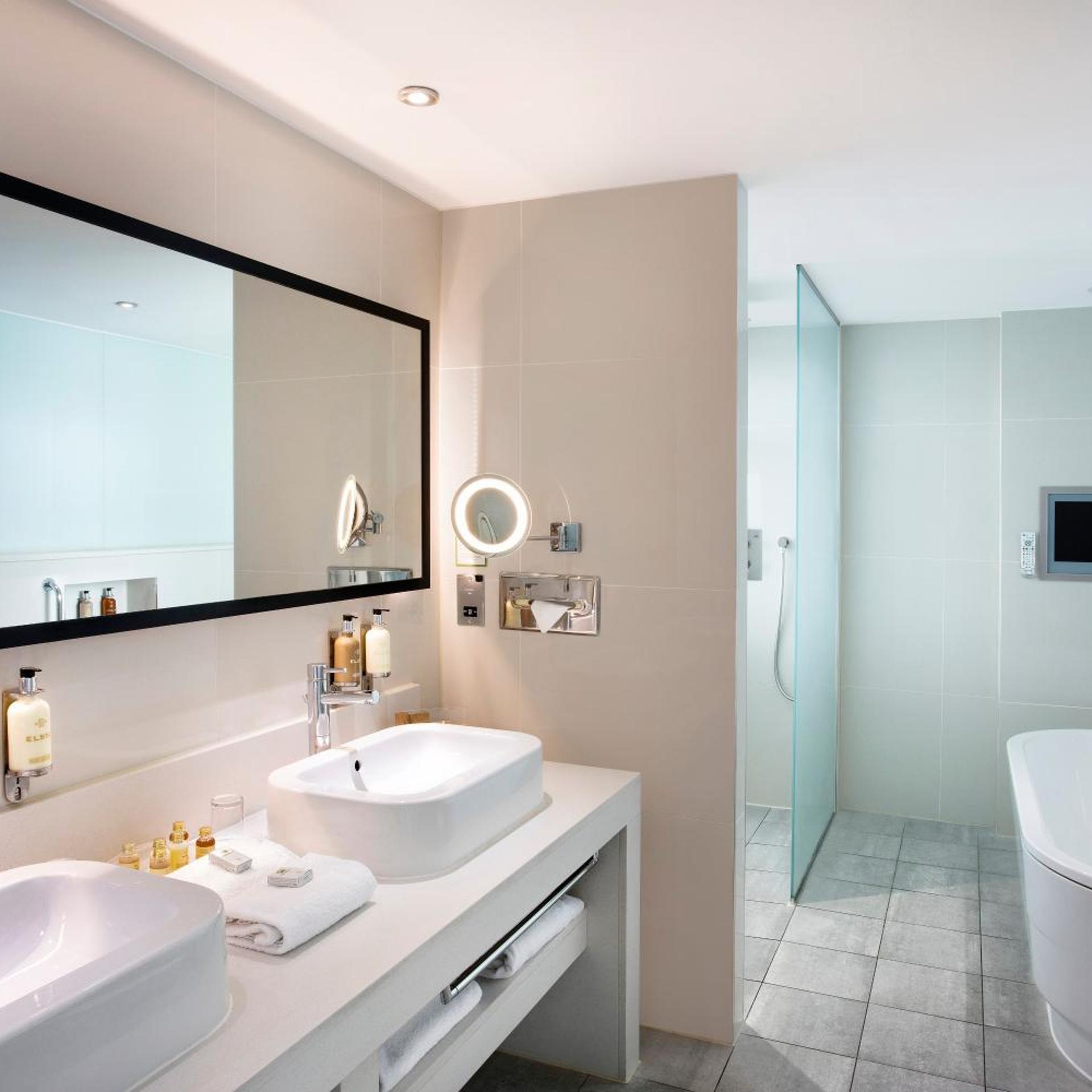 holiday inn bristol city centre by ihg