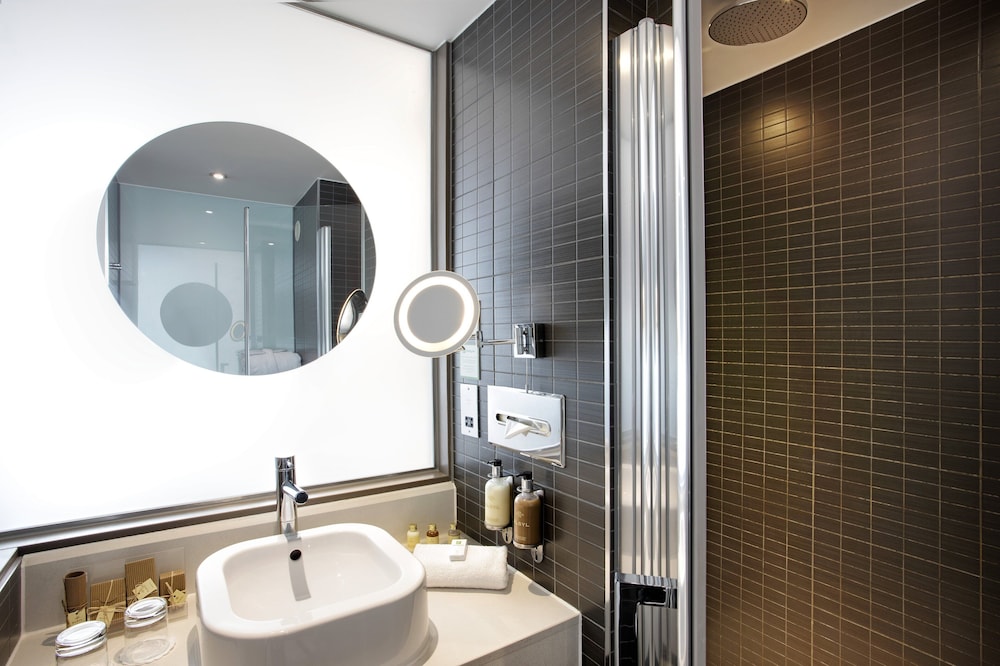 holiday inn bristol city centre by ihg