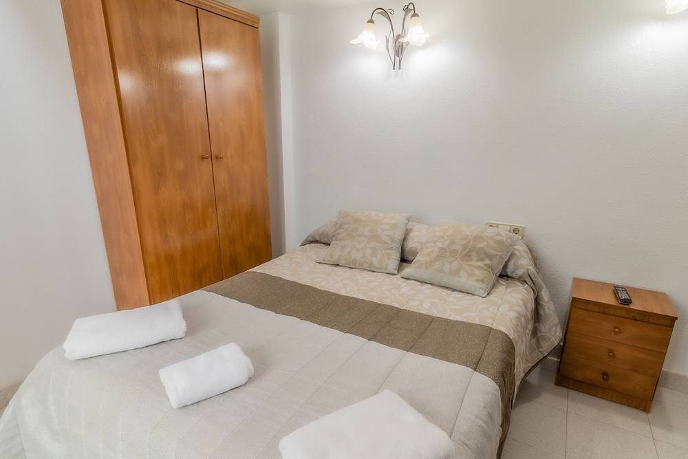 hostal restaurante la buena villa by vivere stays