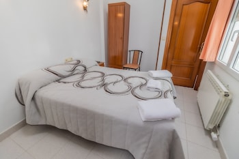 hostal restaurante la buena villa by vivere stays