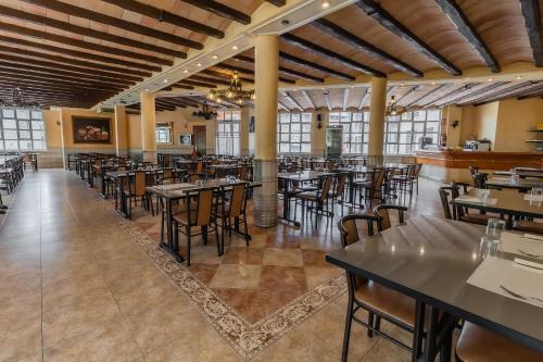 hostal restaurante la buena villa by vivere stays