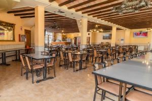 hostal restaurante la buena villa by vivere stays