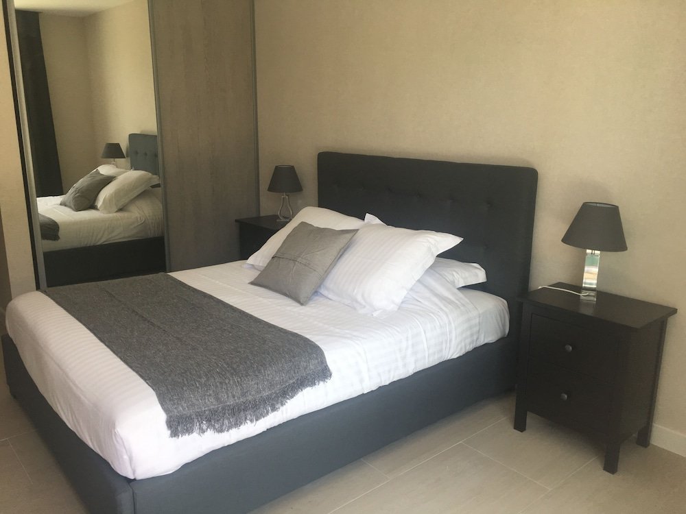 Hpc Suites,,4 star